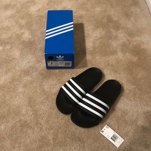 Adidas black and White slides - 7m 8w